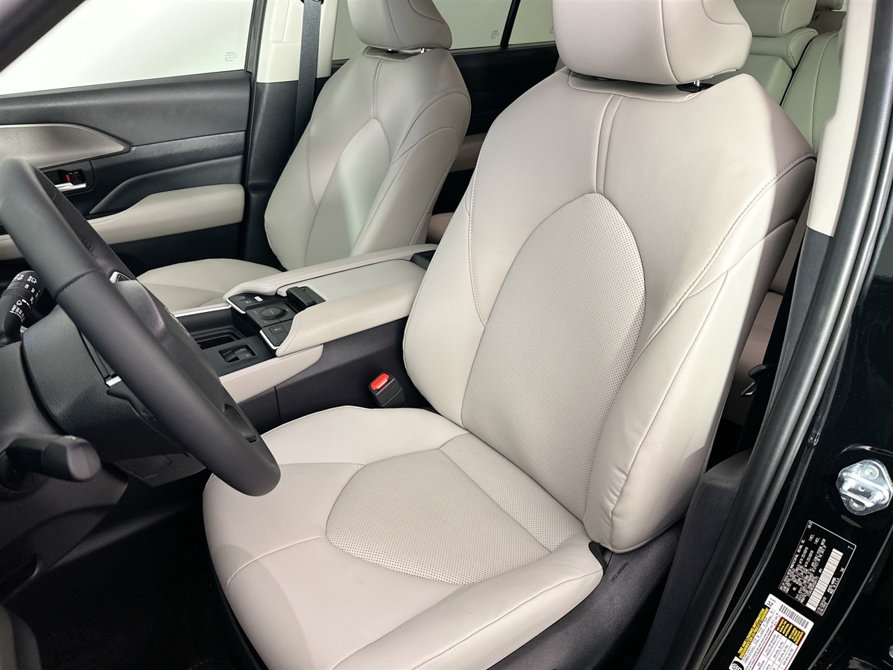 Toyota Grand Highlander Hybrid LE AWD (Natl) 2025