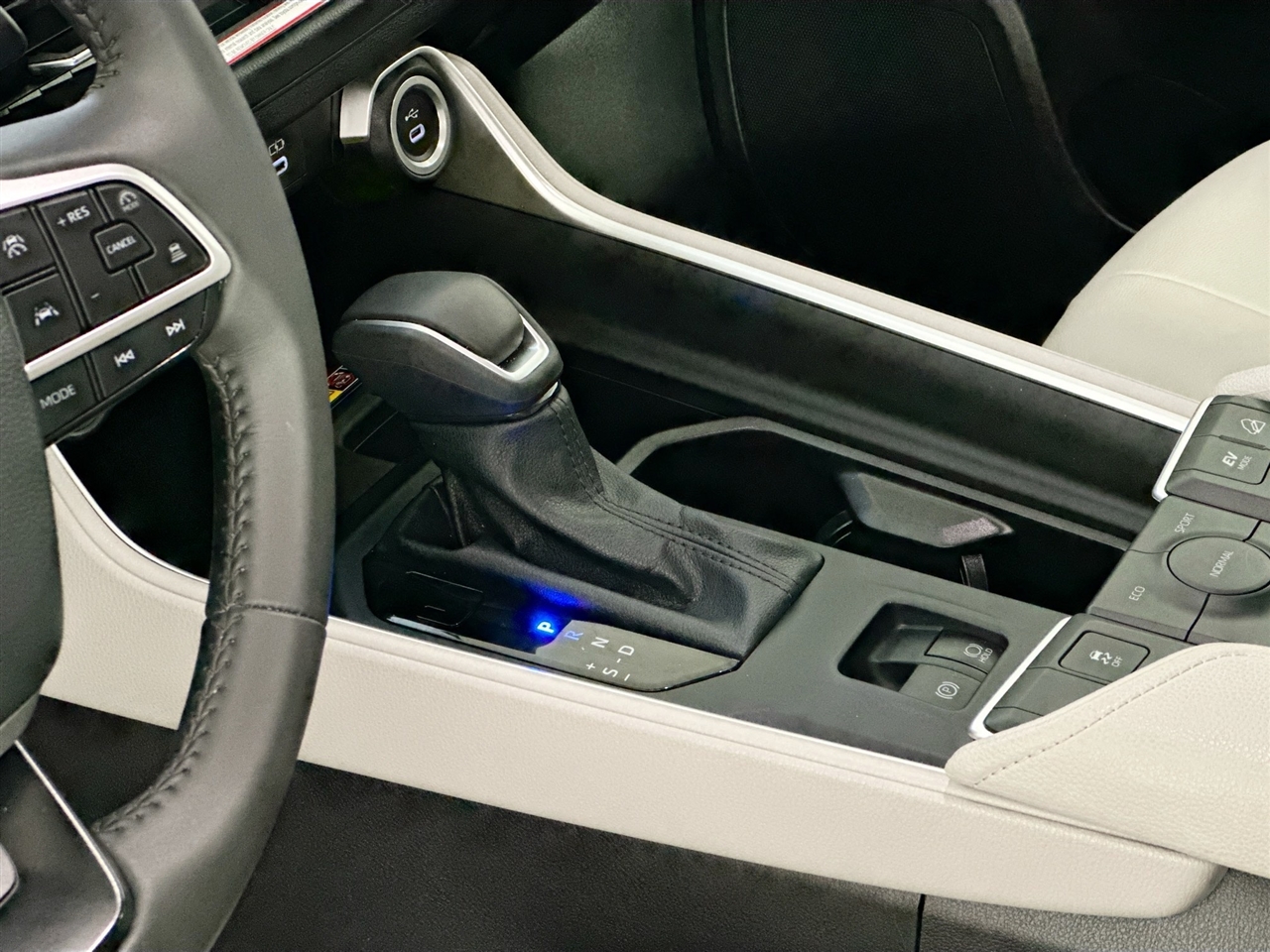 Toyota Grand Highlander Hybrid LE AWD (Natl) 2025