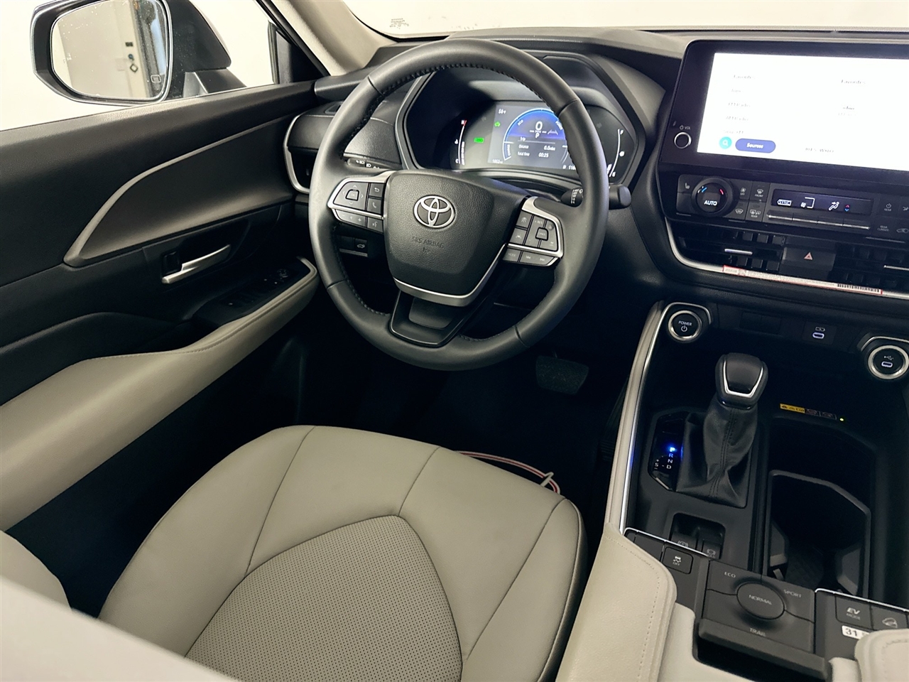 Toyota Grand Highlander Hybrid LE AWD (Natl) 2025