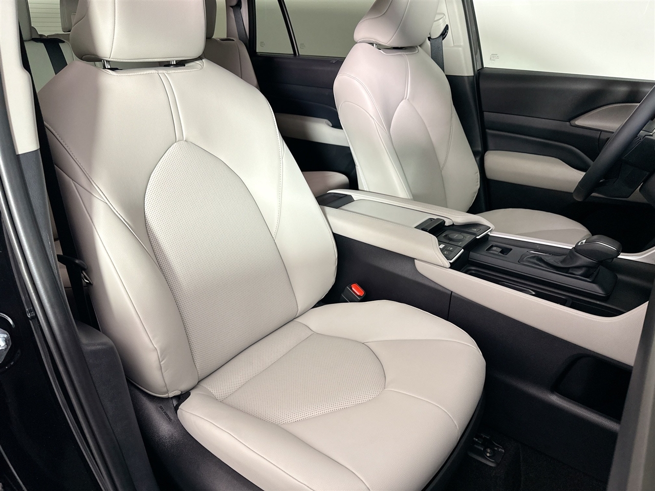 Toyota Grand Highlander Hybrid LE AWD (Natl) 2025