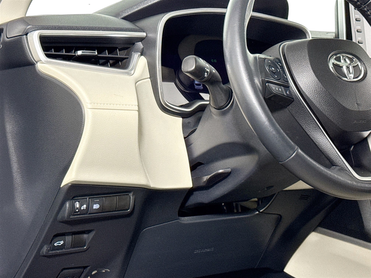 Toyota Corolla Cross XLE 4WD (Natl) 2022