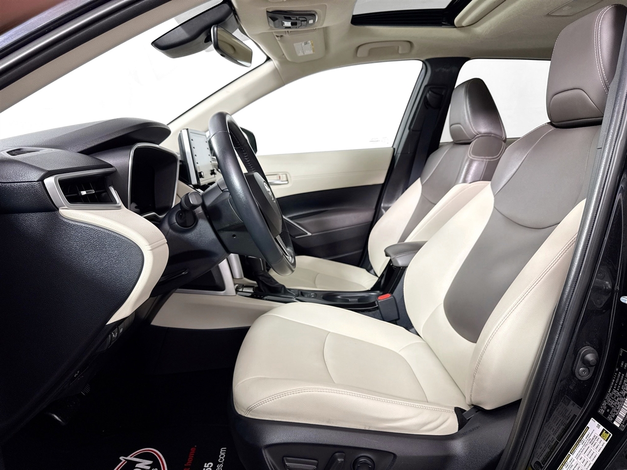 Toyota Corolla Cross XLE 4WD (Natl) 2022