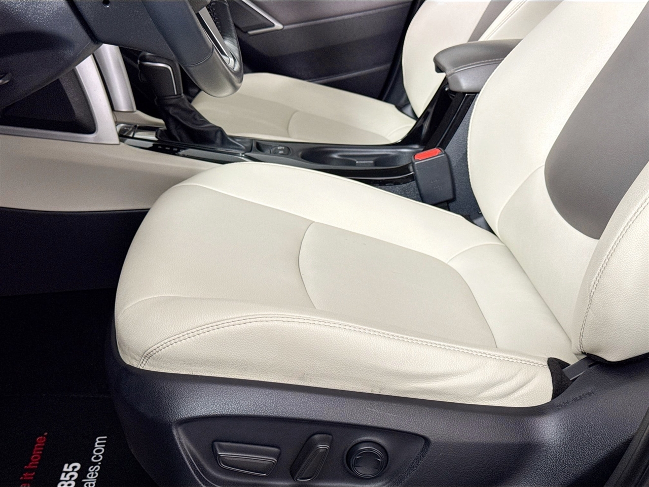 Toyota Corolla Cross XLE 4WD (Natl) 2022