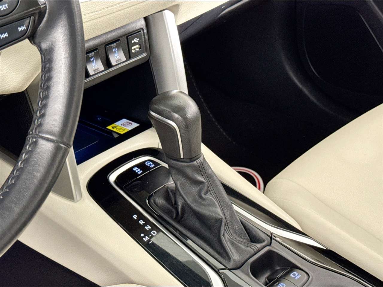 Toyota Corolla Cross XLE 4WD (Natl) 2022