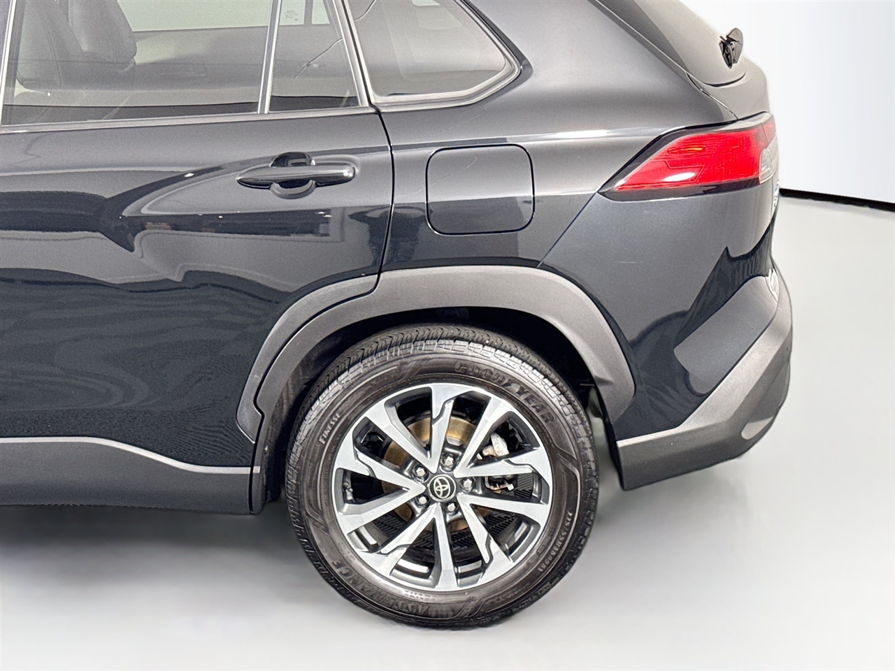 Toyota Corolla Cross XLE 4WD (Natl) 2022