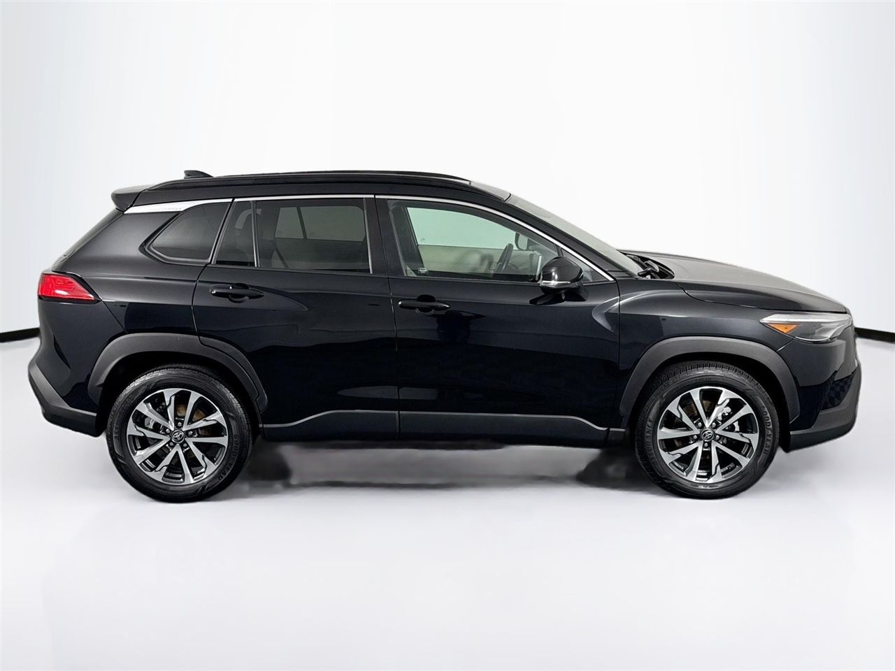 Toyota Corolla Cross XLE 4WD (Natl) 2022