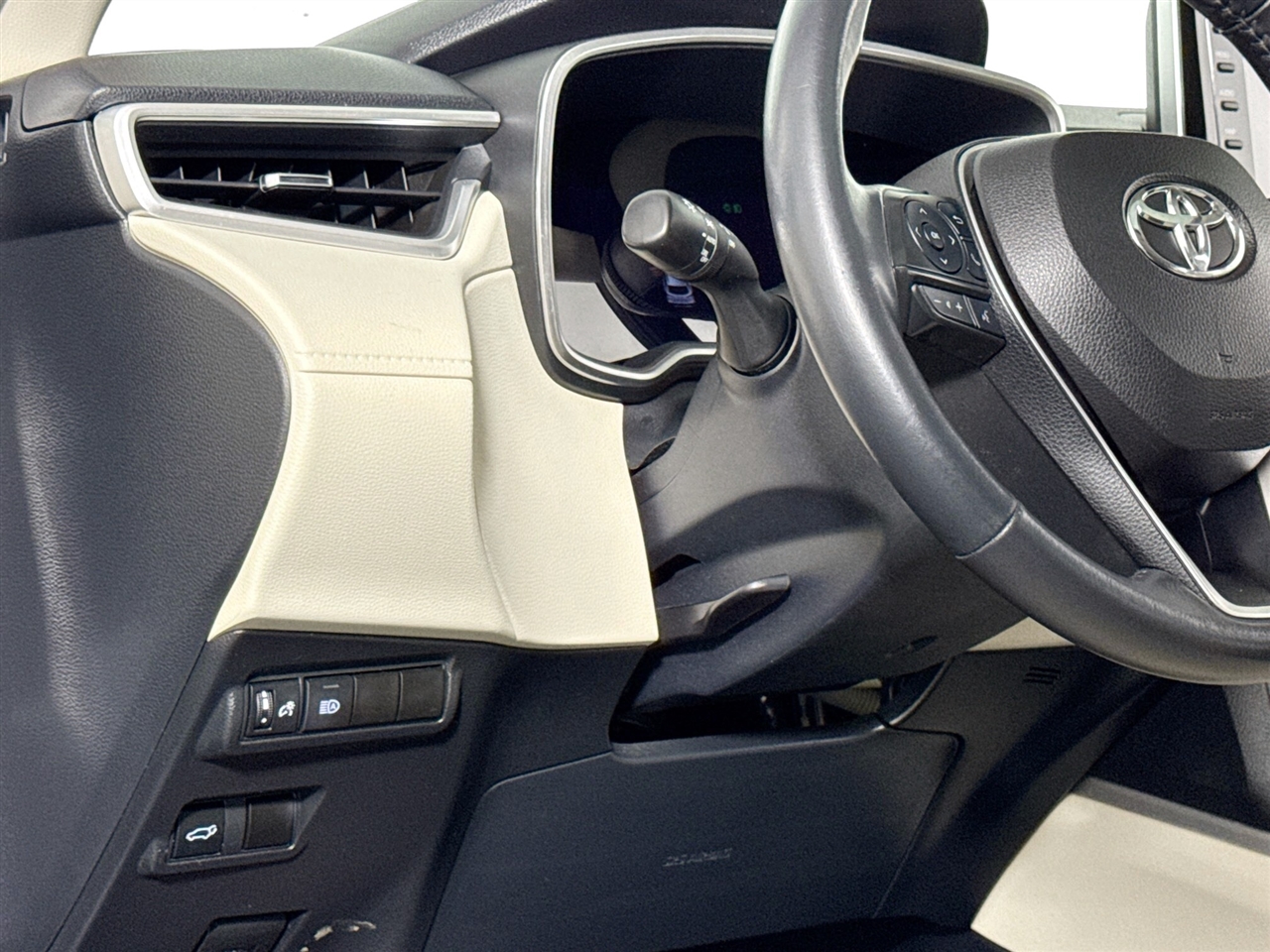 Toyota Corolla Cross XLE 4WD (Natl) 2022