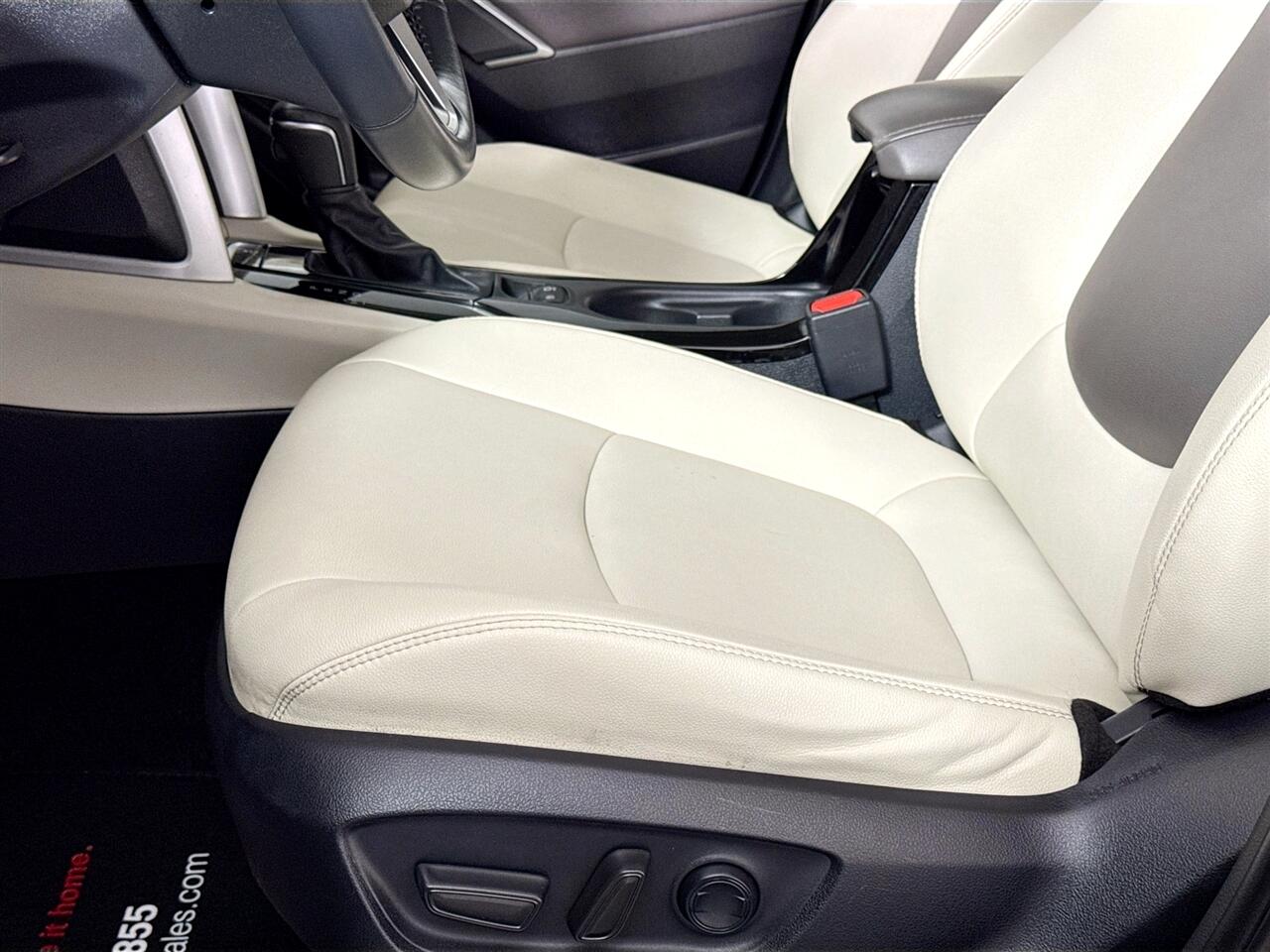 Toyota Corolla Cross XLE 4WD (Natl) 2022