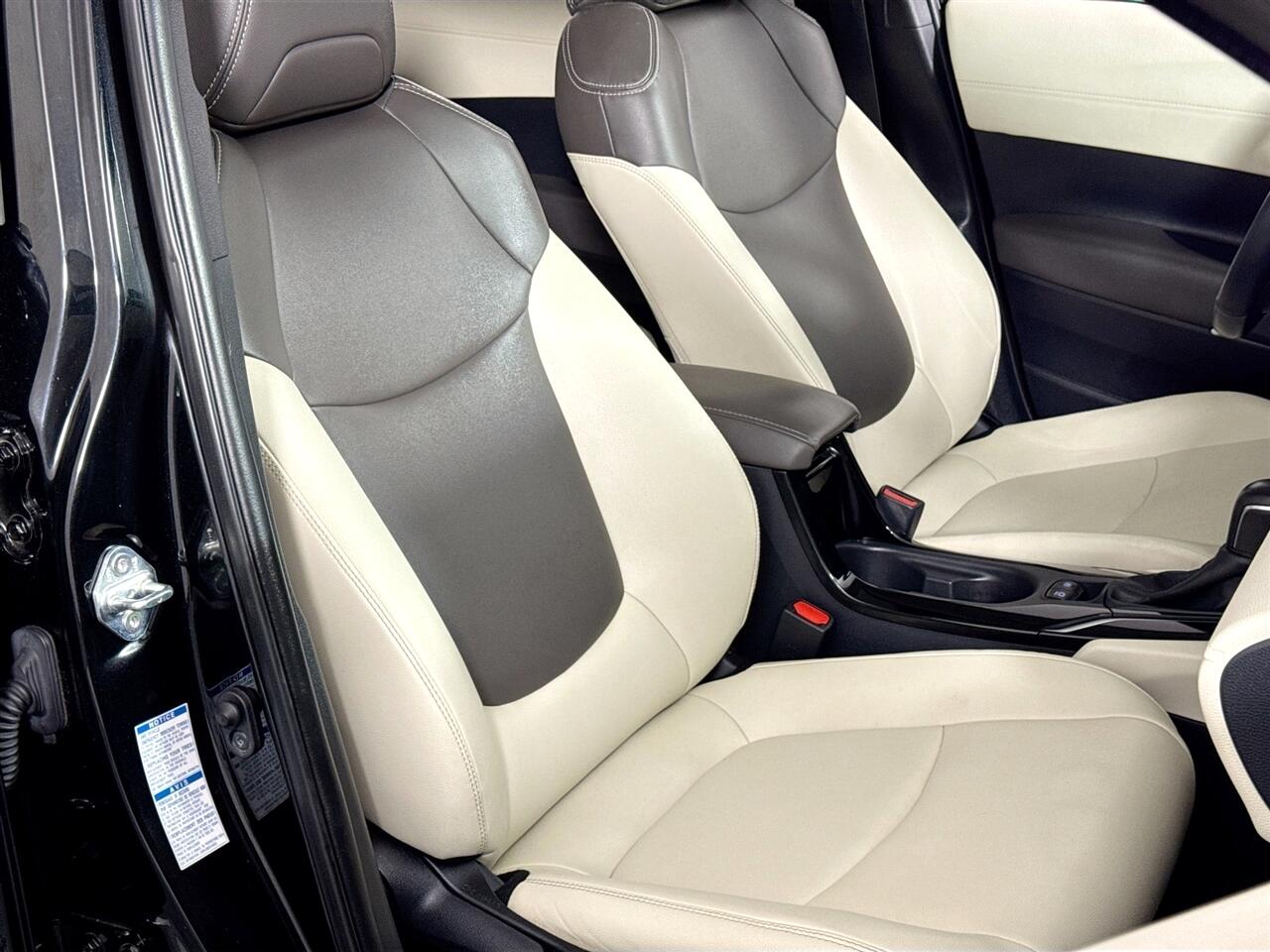 Toyota Corolla Cross XLE 4WD (Natl) 2022