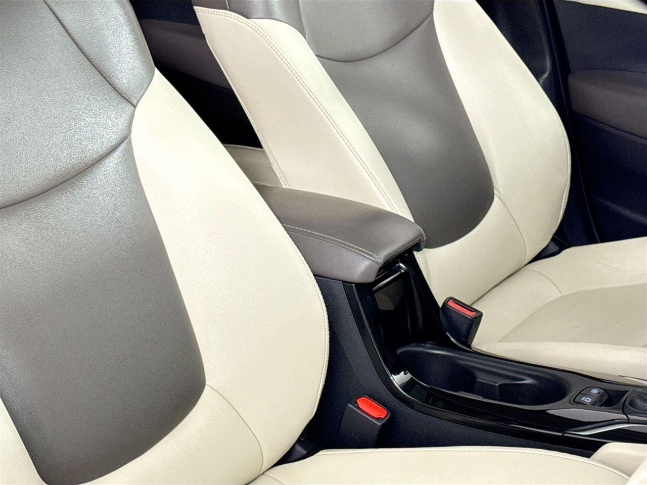 Toyota Corolla Cross XLE 4WD (Natl) 2022