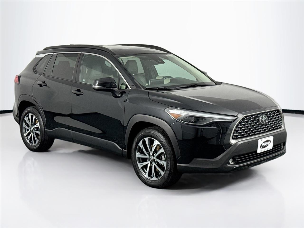 Toyota Corolla Cross XLE 4WD (Natl) 2022