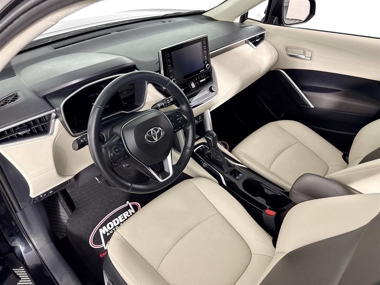 Toyota Corolla Cross XLE 4WD (Natl) 2022