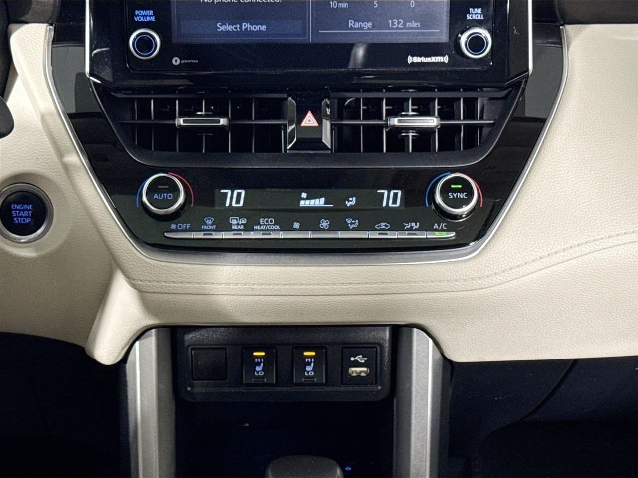 Toyota Corolla Cross XLE 4WD (Natl) 2022