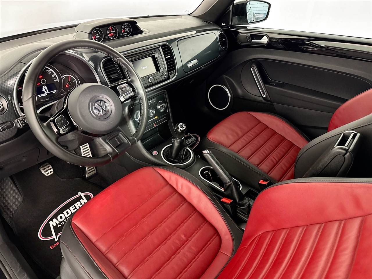 Volkswagen Beetle Convertible 2dr Man 2.0T PZEV *Ltd Avail* 2013