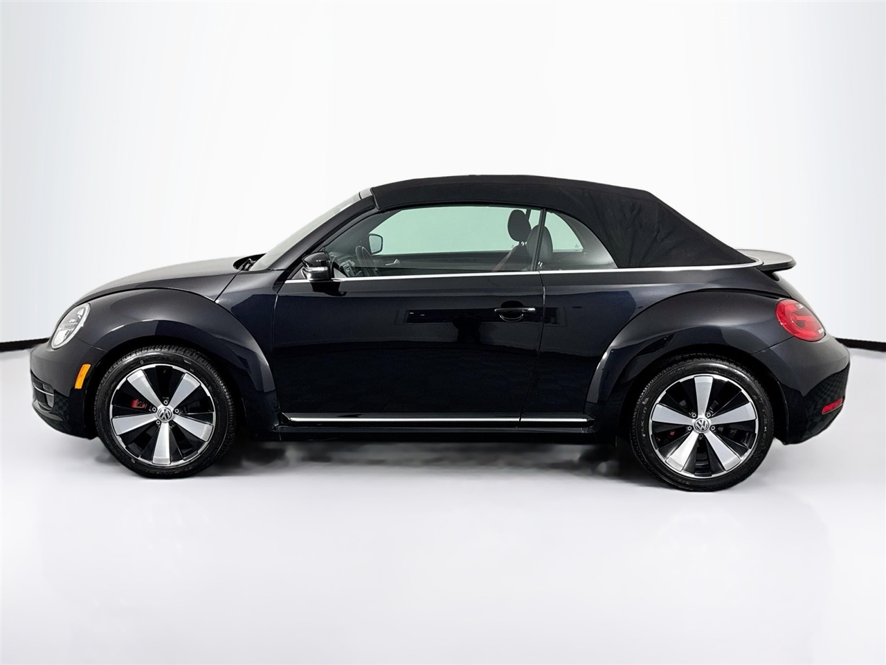 Volkswagen Beetle Convertible 2dr Man 2.0T PZEV *Ltd Avail* 2013