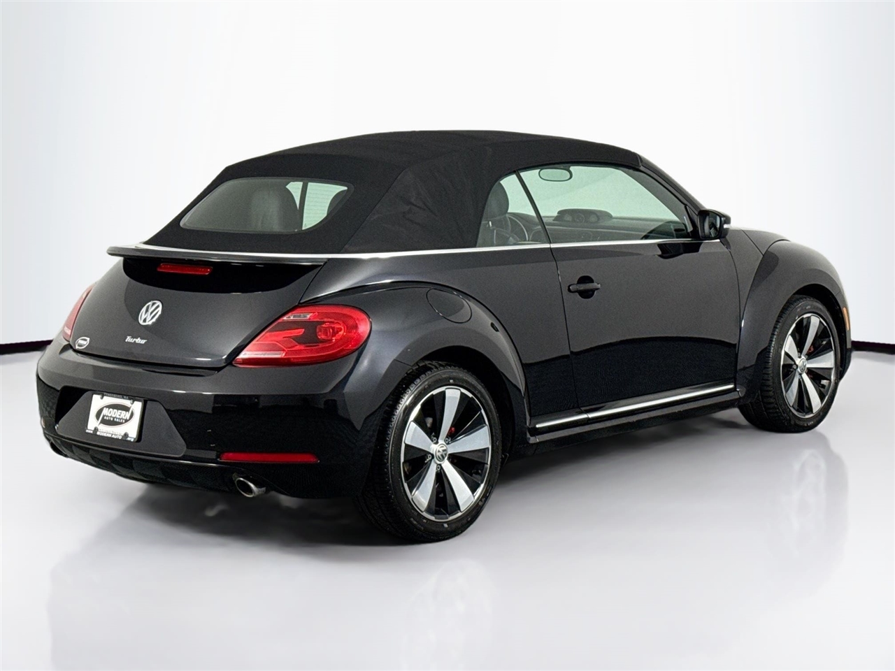 Volkswagen Beetle Convertible 2dr Man 2.0T PZEV *Ltd Avail* 2013