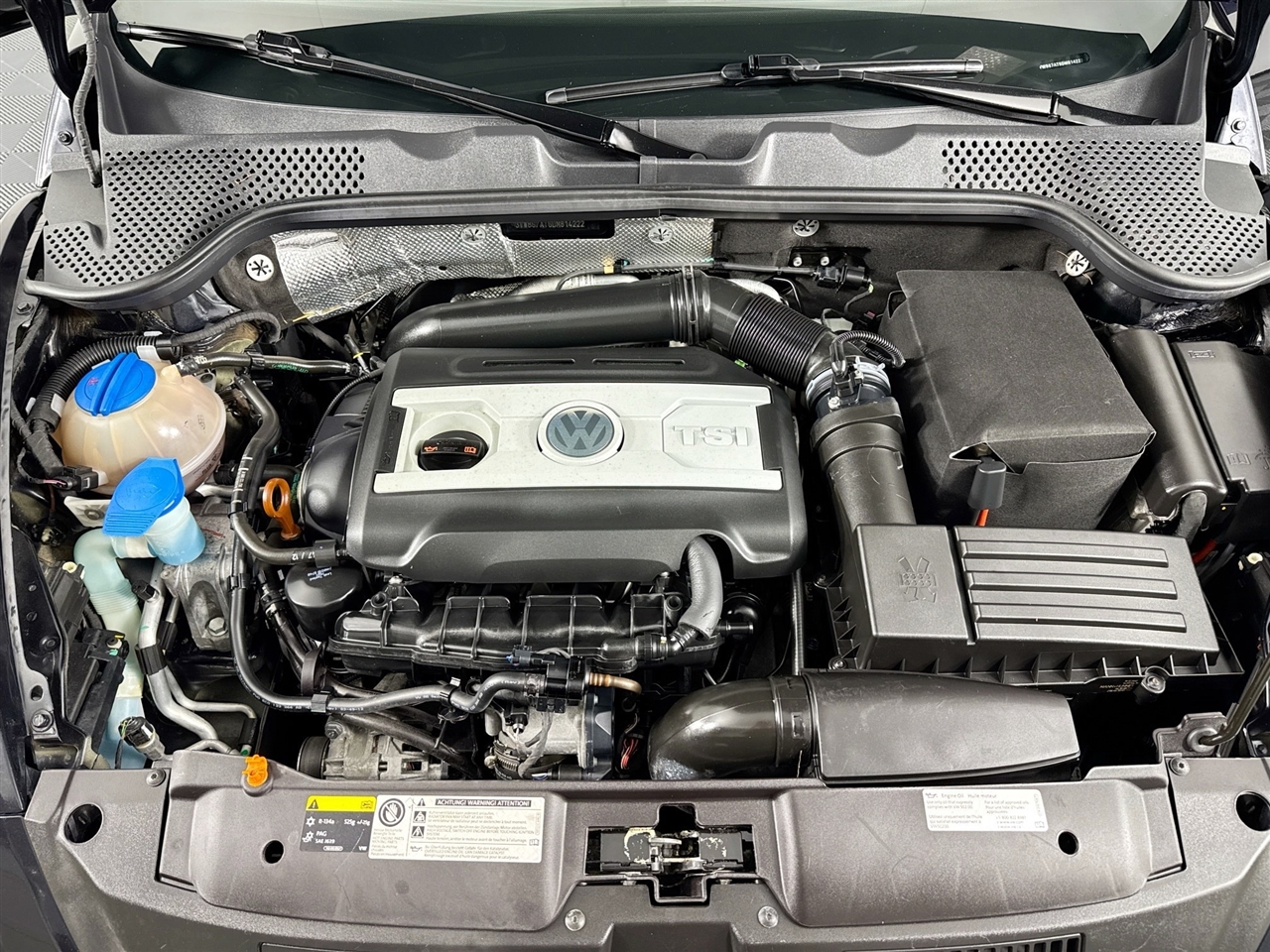 Volkswagen Beetle Convertible 2dr Man 2.0T PZEV *Ltd Avail* 2013