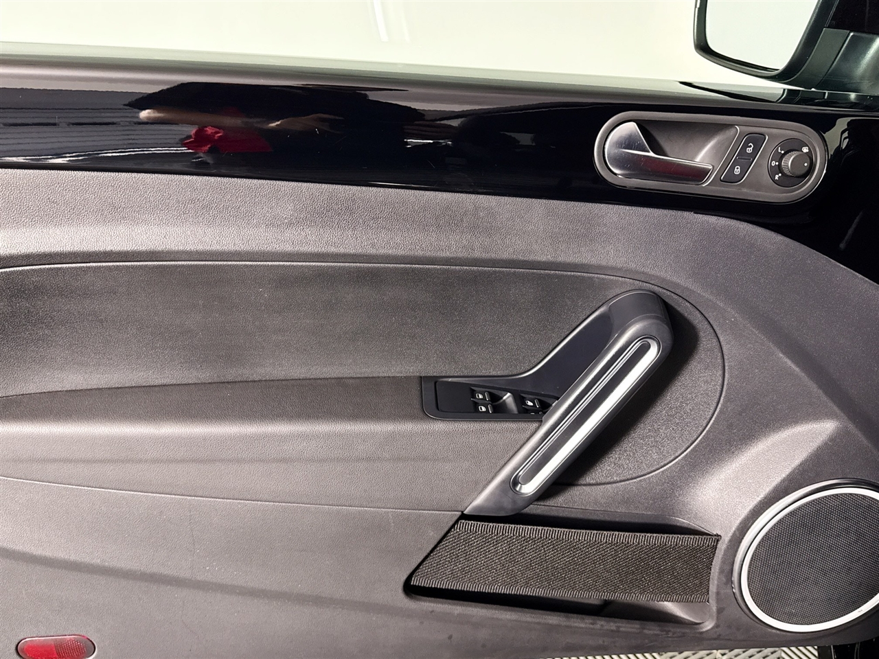 Volkswagen Beetle Convertible 2dr Man 2.0T PZEV *Ltd Avail* 2013