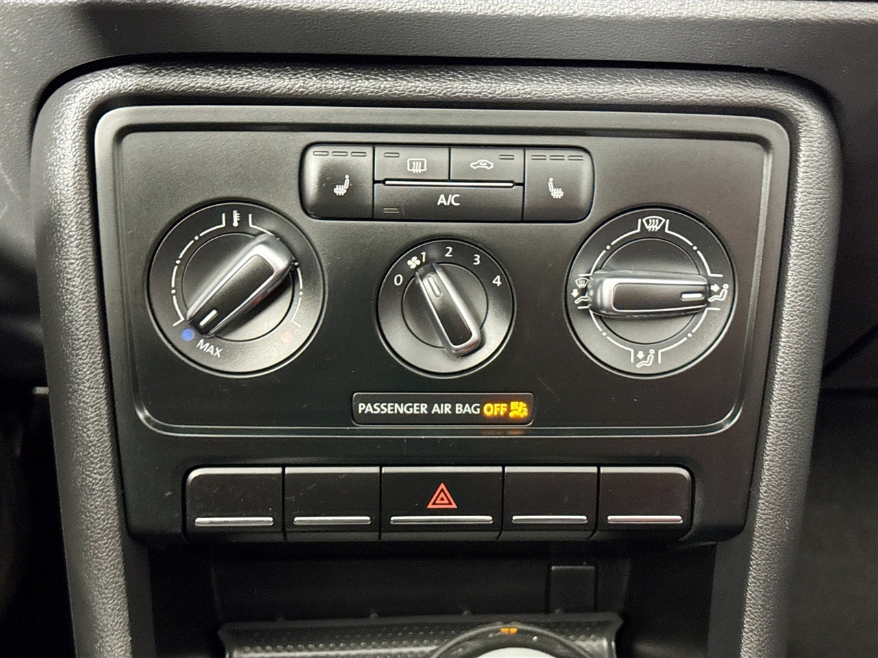 Volkswagen Beetle Convertible 2dr Man 2.0T PZEV *Ltd Avail* 2013