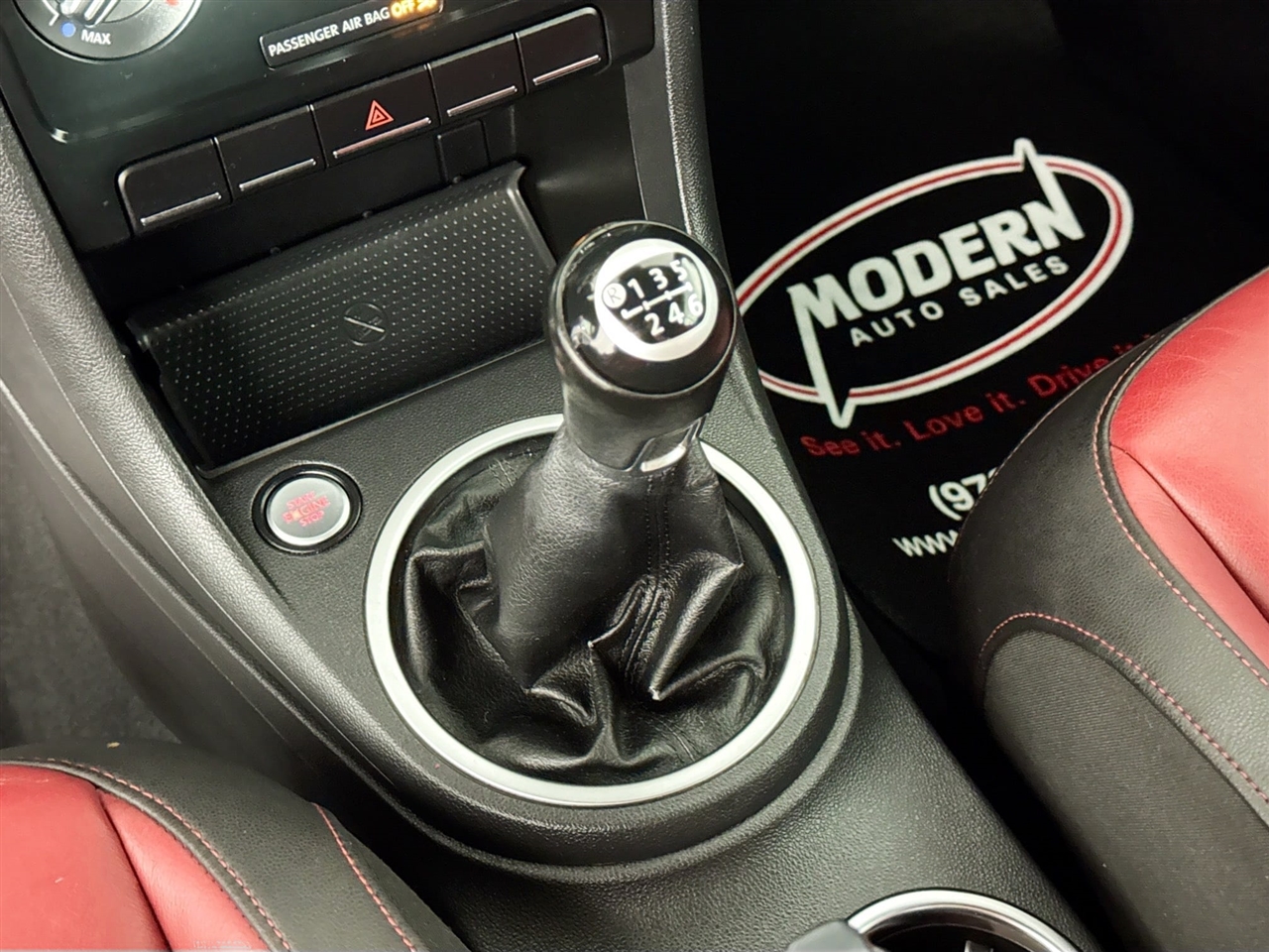 Volkswagen Beetle Convertible 2dr Man 2.0T PZEV *Ltd Avail* 2013