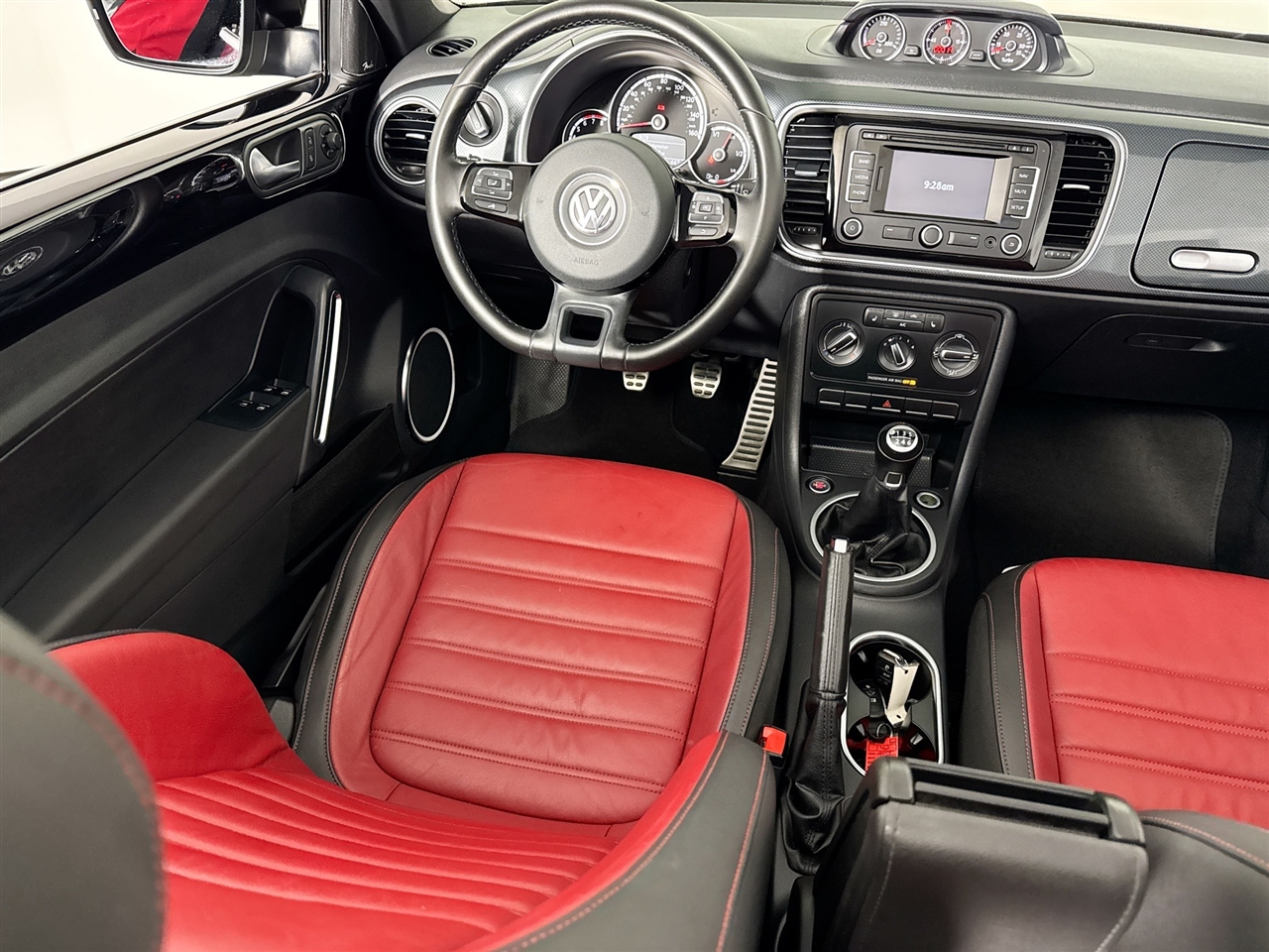 Volkswagen Beetle Convertible 2dr Man 2.0T PZEV *Ltd Avail* 2013