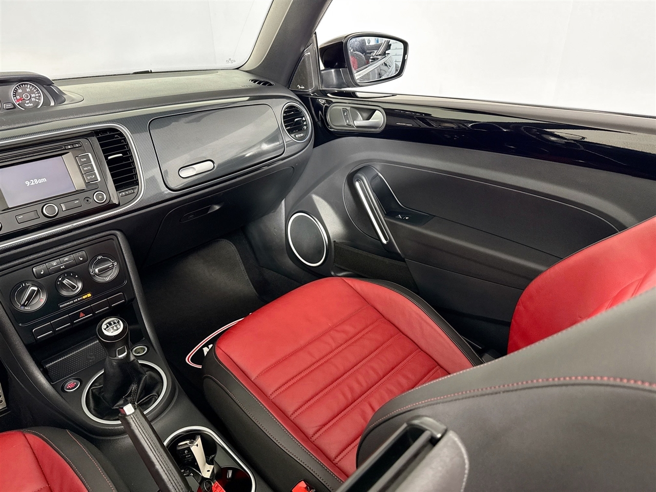 Volkswagen Beetle Convertible 2dr Man 2.0T PZEV *Ltd Avail* 2013