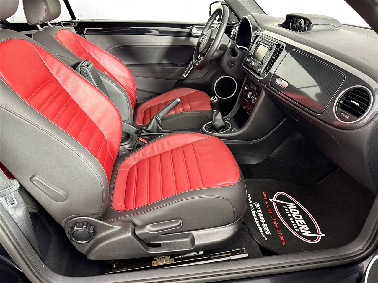 Volkswagen Beetle Convertible 2dr Man 2.0T PZEV *Ltd Avail* 2013