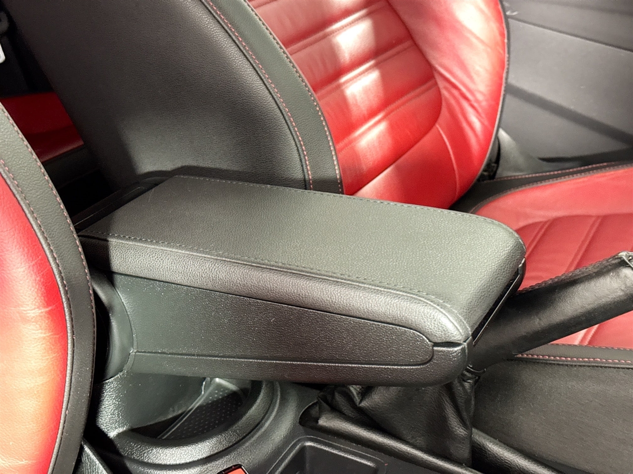 Volkswagen Beetle Convertible 2dr Man 2.0T PZEV *Ltd Avail* 2013