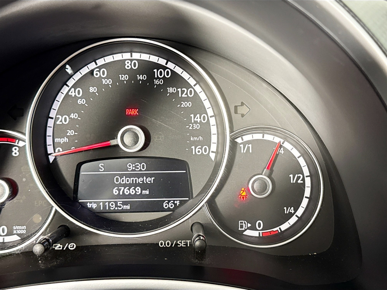 Volkswagen Beetle Convertible 2dr Man 2.0T PZEV *Ltd Avail* 2013