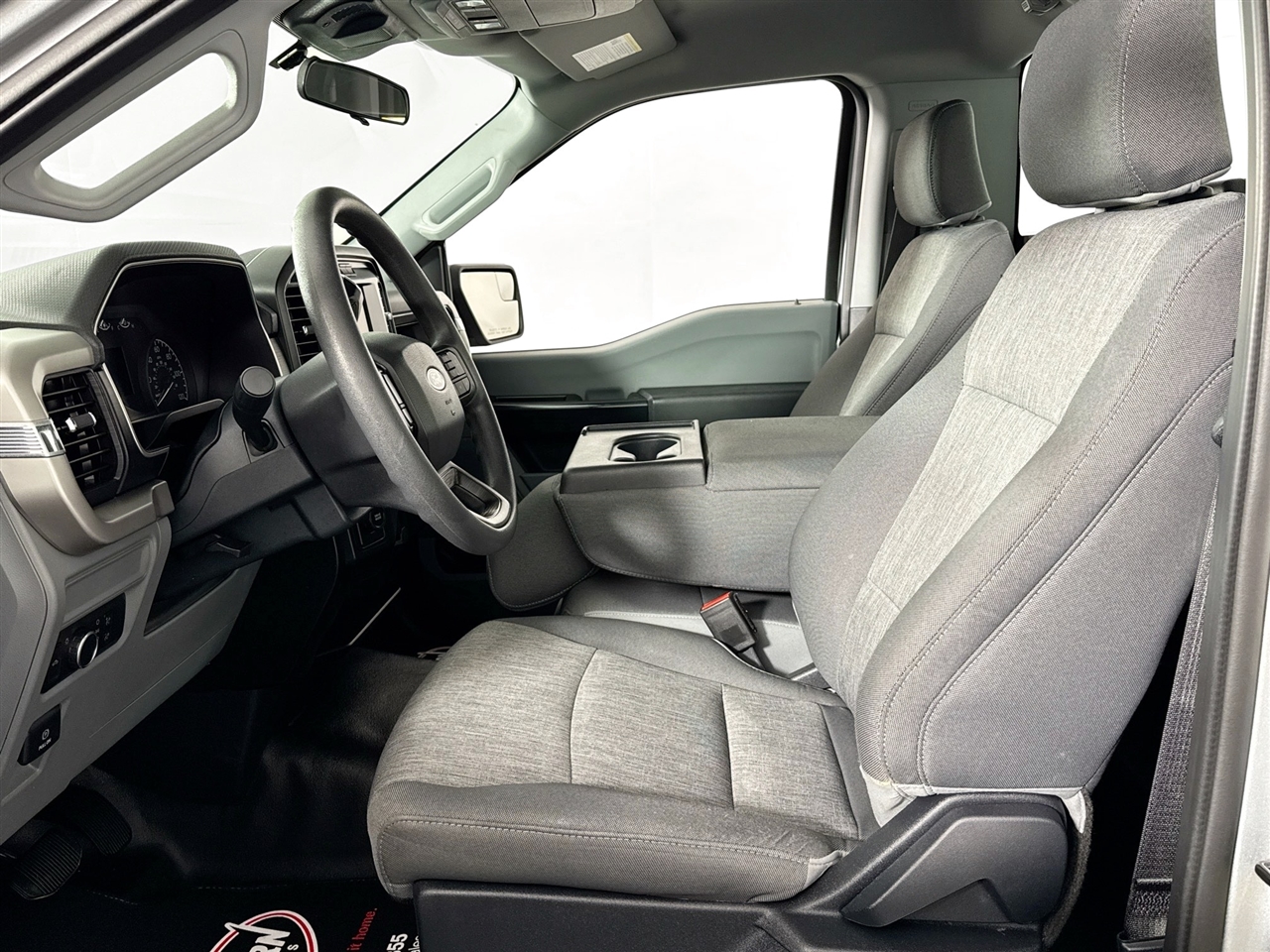 Ford F-150 XLT 2WD Reg Cab 8' Box 2022