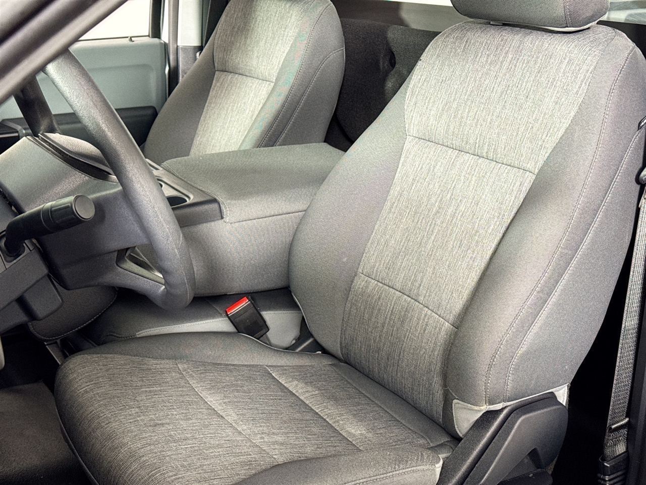 Ford F-150 XLT 2WD Reg Cab 8' Box 2022