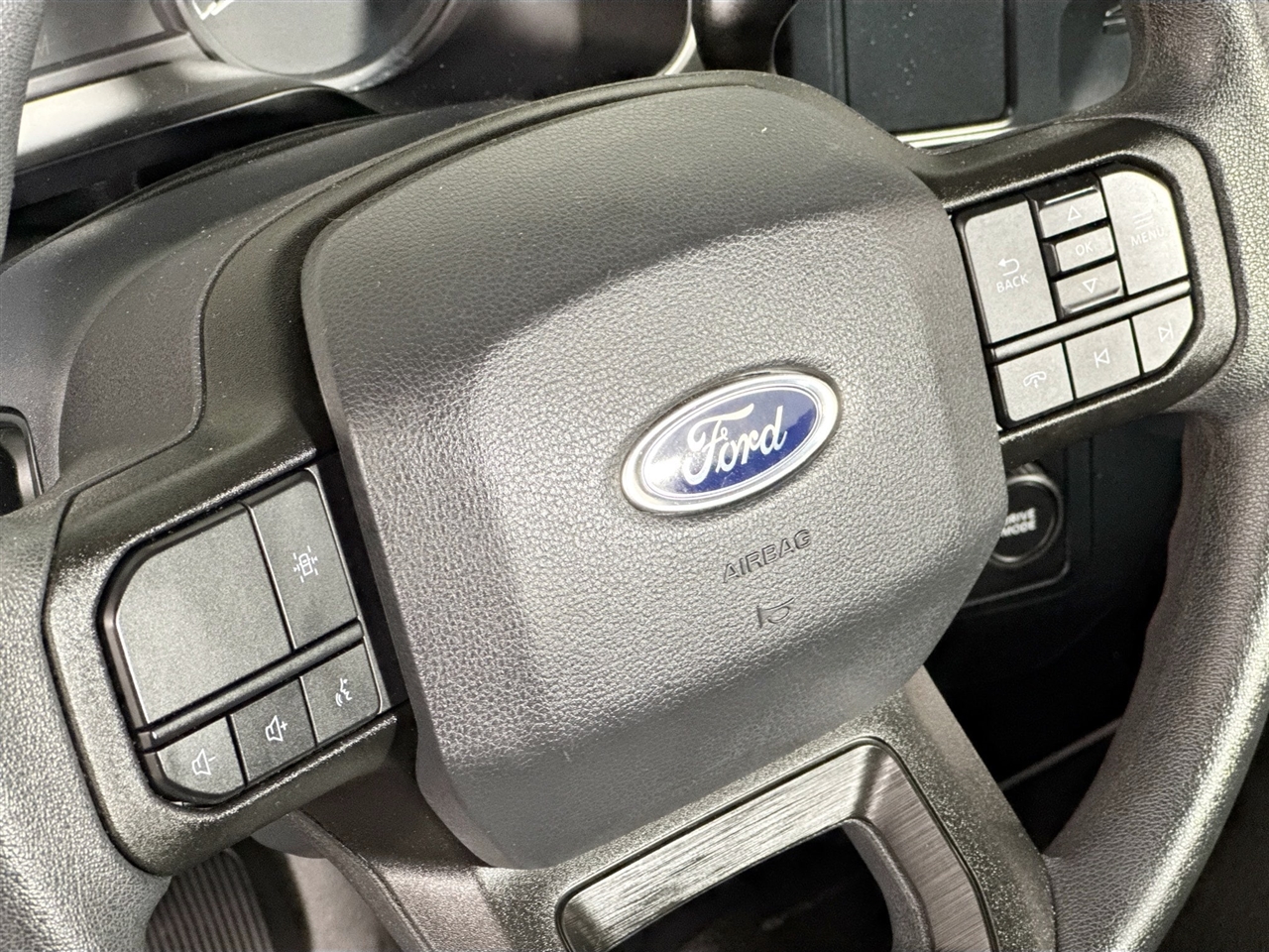 Ford F-150 XLT 2WD Reg Cab 8' Box 2022