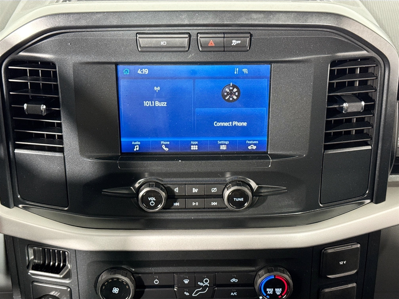 Ford F-150 XLT 2WD Reg Cab 8' Box 2022