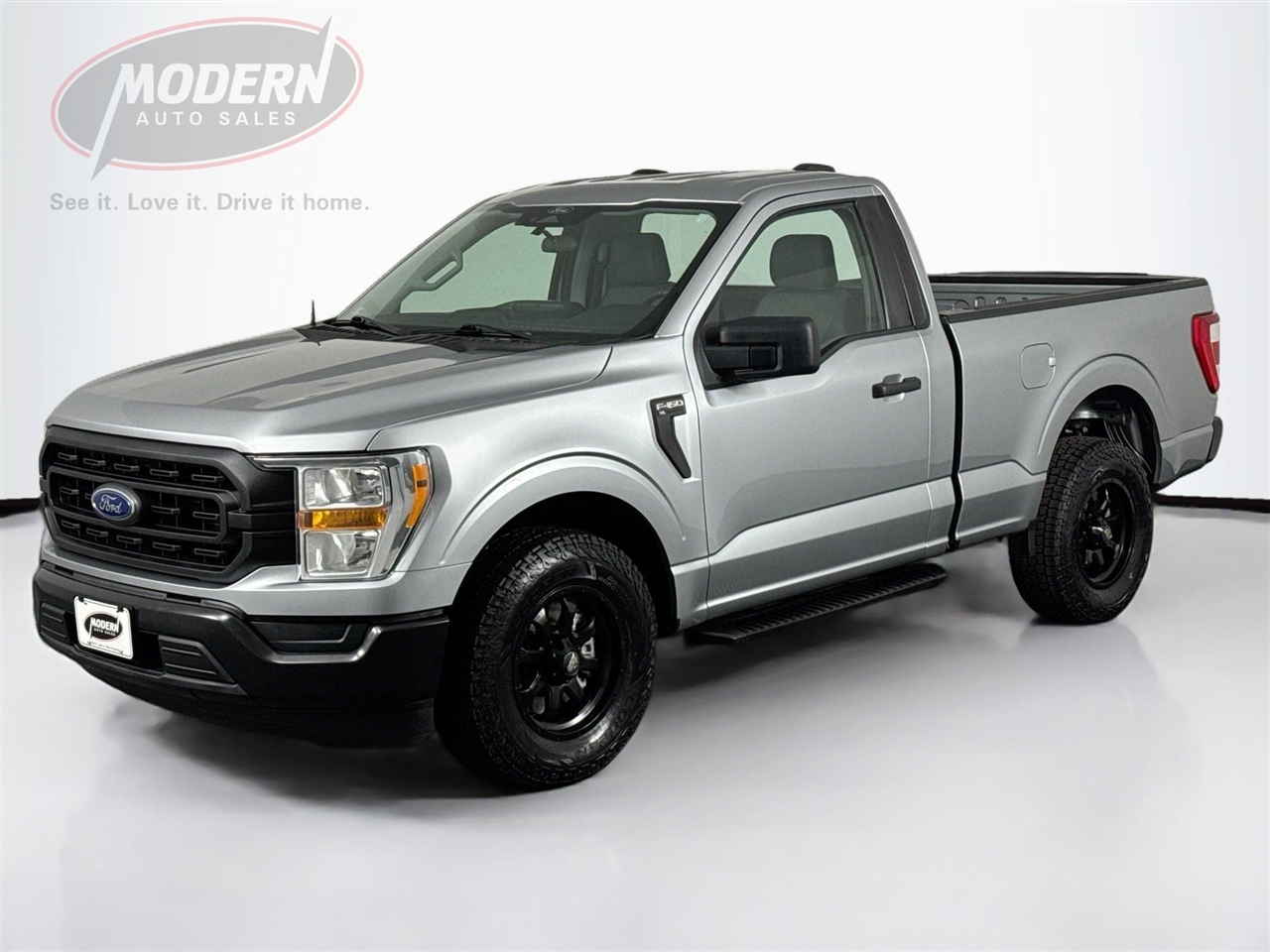 Ford F-150 XLT 2WD Reg Cab 8' Box 2022