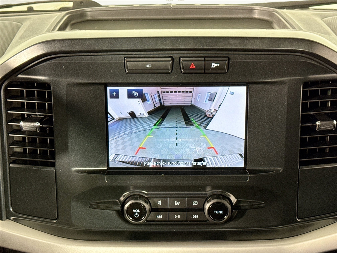 Ford F-150 XLT 2WD Reg Cab 8' Box 2022