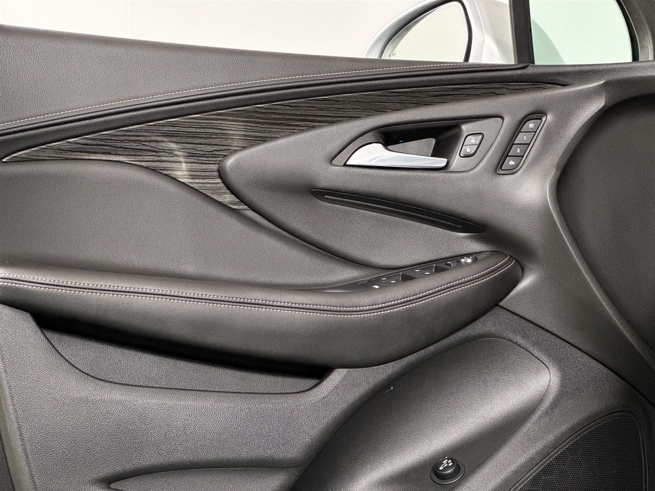 Buick Envision AWD 4dr Essence 2017