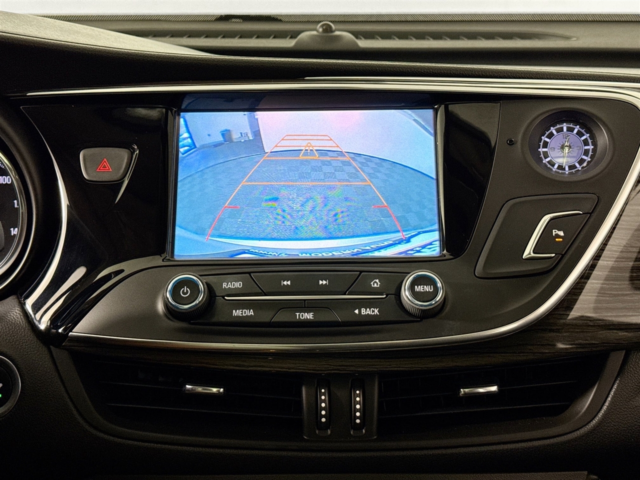 Buick Envision AWD 4dr Essence 2017