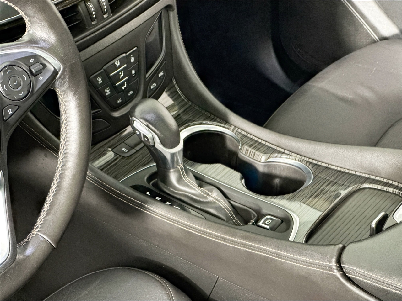 Buick Envision AWD 4dr Essence 2017