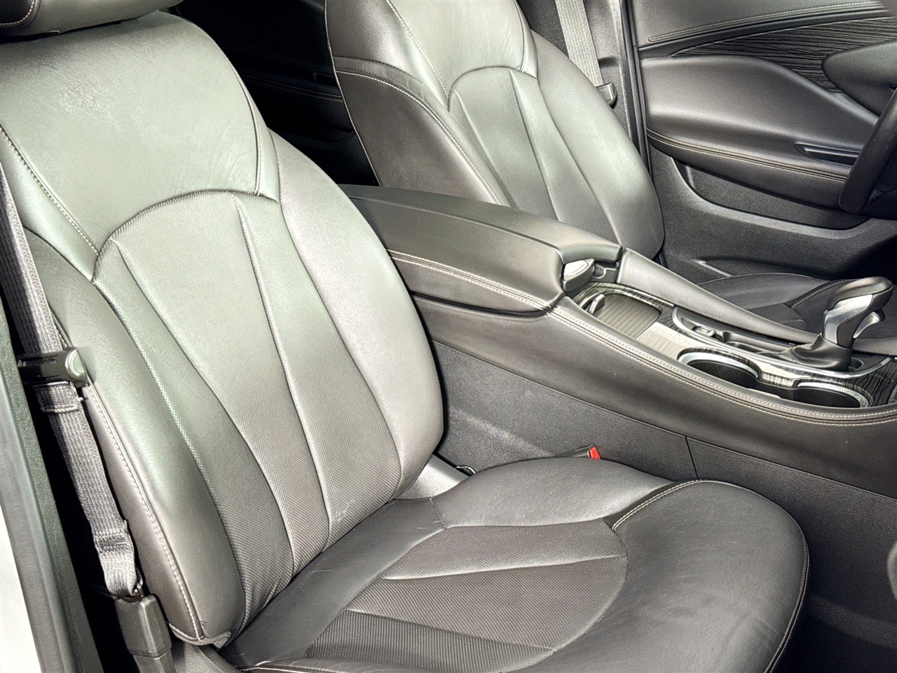 Buick Envision AWD 4dr Essence 2017