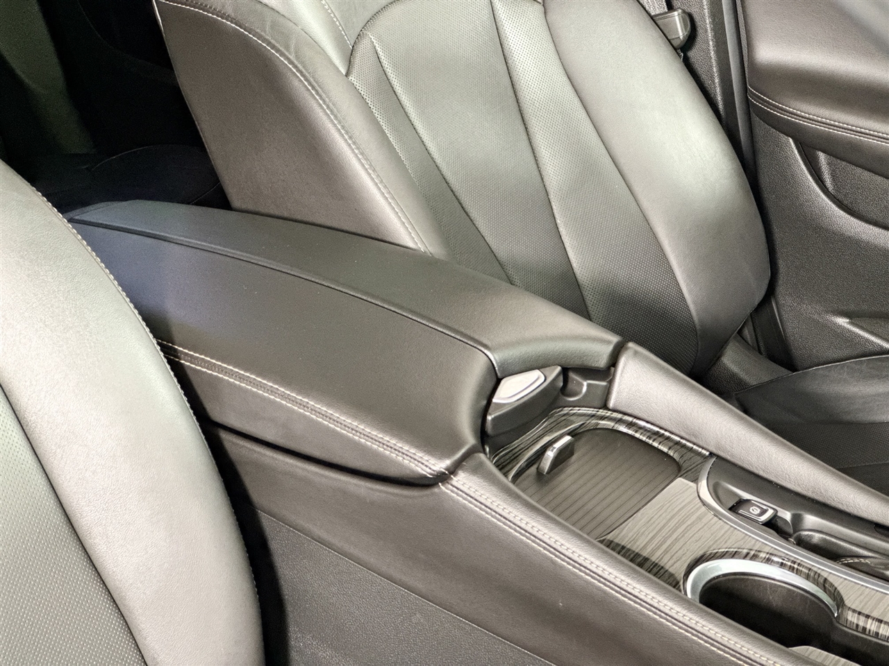 Buick Envision AWD 4dr Essence 2017