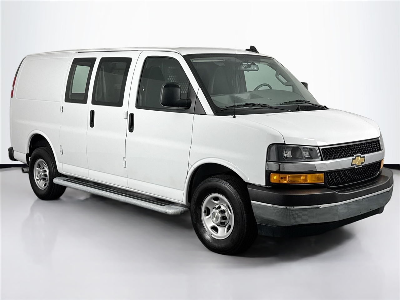 Chevrolet Express Cargo Van RWD 2500 135" 2024