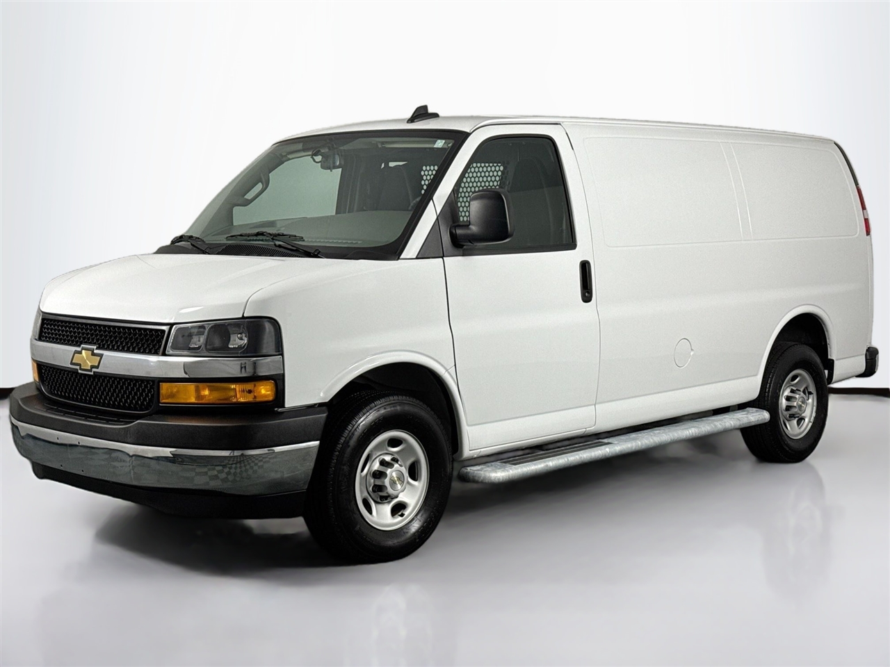 Chevrolet Express Cargo Van RWD 2500 135" 2024