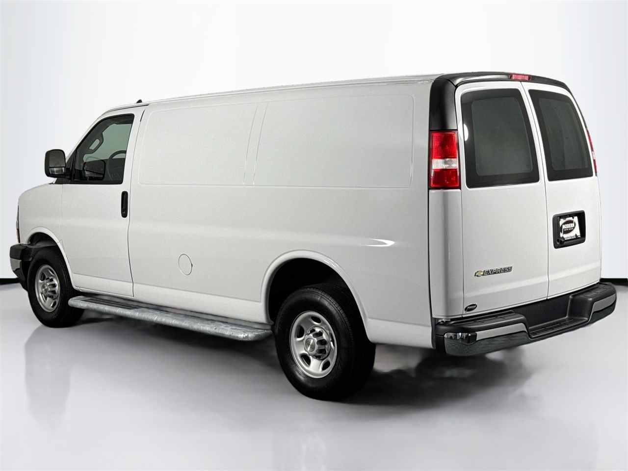 Chevrolet Express Cargo Van RWD 2500 135" 2024