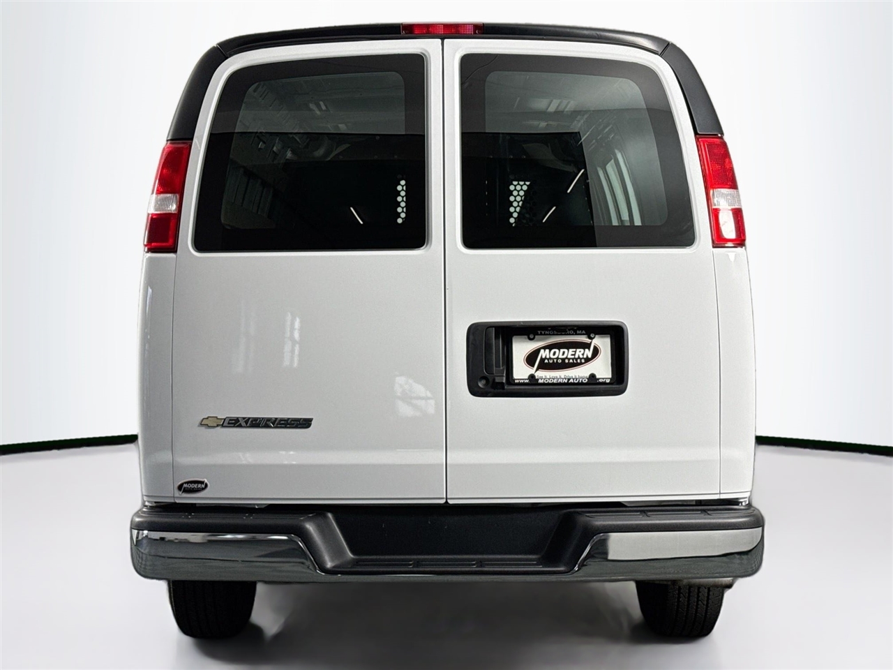 Chevrolet Express Cargo Van RWD 2500 135" 2024