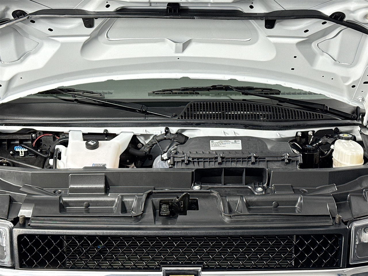 Chevrolet Express Cargo Van RWD 2500 135" 2024