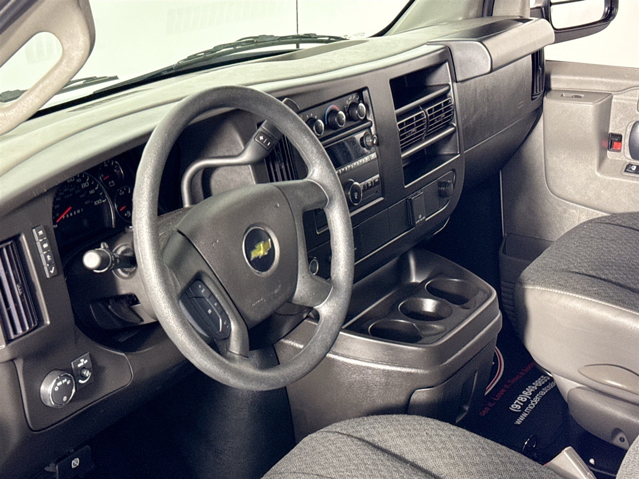 Chevrolet Express Cargo Van RWD 2500 135" 2024