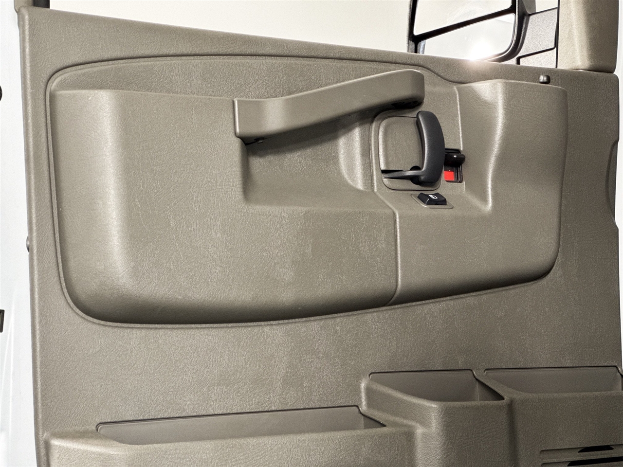 Chevrolet Express Cargo Van RWD 2500 135" 2024