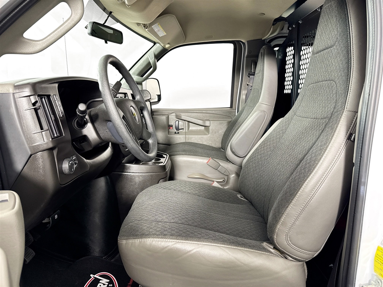 Chevrolet Express Cargo Van RWD 2500 135" 2024