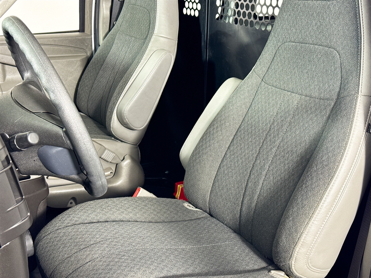 Chevrolet Express Cargo Van RWD 2500 135" 2024