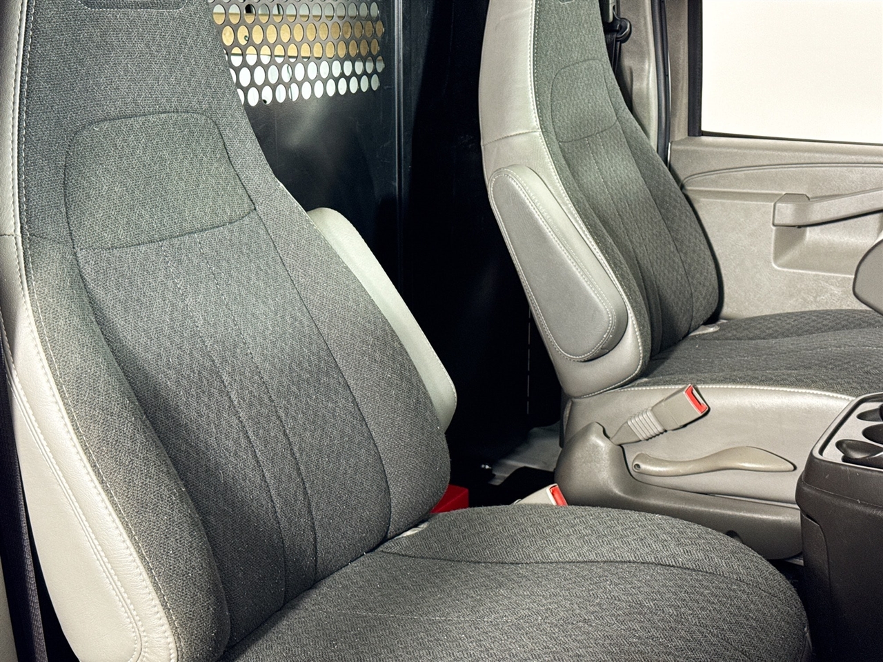 Chevrolet Express Cargo Van RWD 2500 135" 2024